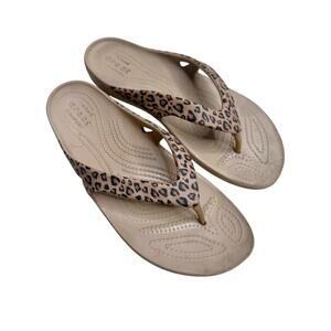 CROCS Women's 9 Kadee II Leopard Print Thong Flip Flop Sandal Shoes Tan
